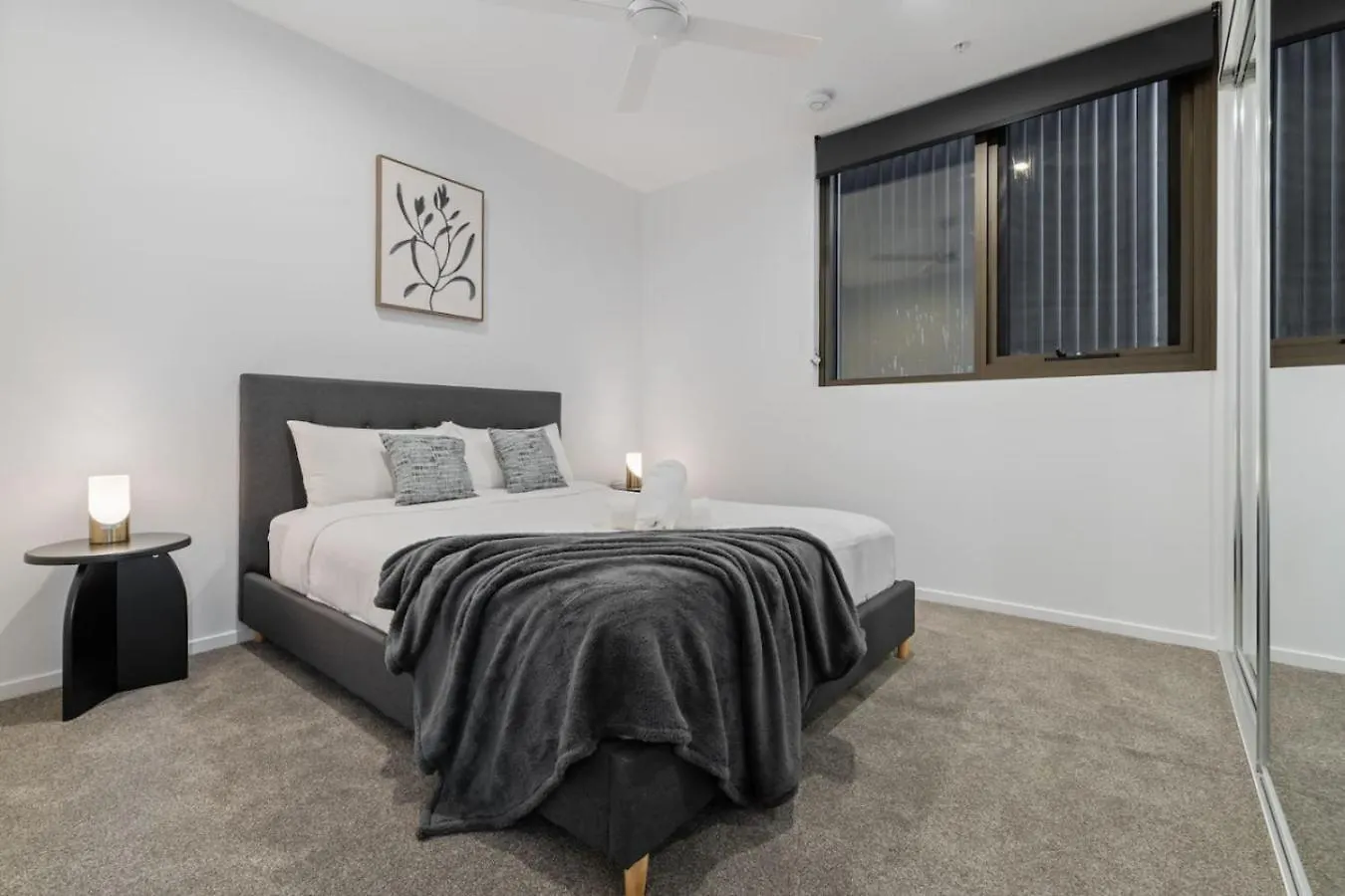 Skyline N Rooftop Pool 2Br Modern Stay Near Cbd 브리즈번